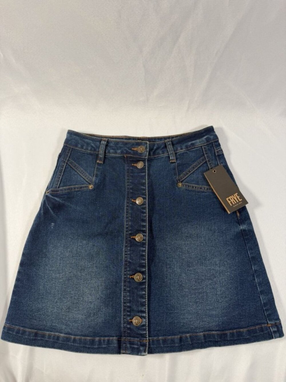 Frye Skirt Women’s Size 6 Culver Wash Denim Button Front Cotton Blend Mini NWT
